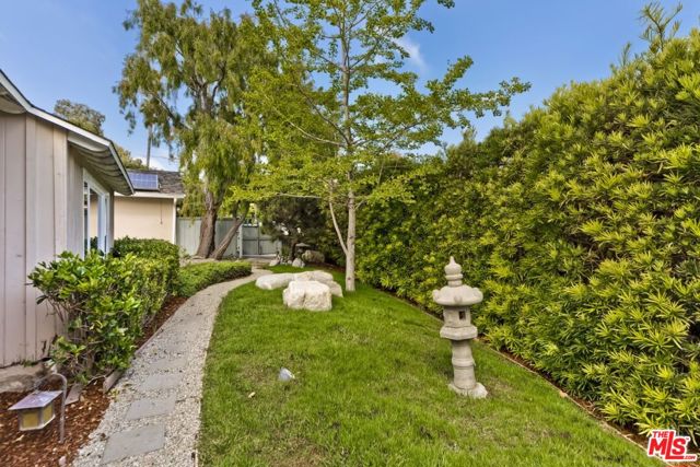 17951 Tramonto Drive, Pacific Palisades, California 90272, 3 Bedrooms Bedrooms, ,2 BathroomsBathrooms,Single Family Residence,For Sale,Tramonto,24405745