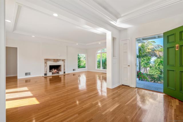 1865 Soledad Ave, La Jolla CA: https://media.crmls.org/mediaz/c3242a8c-17ab-4f54-94a1-6add3e42b63f.jpg