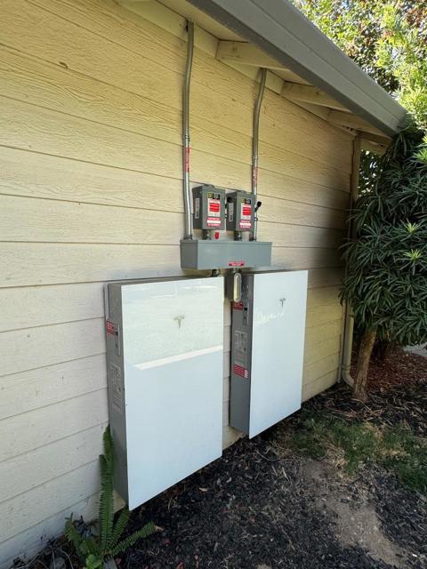 1703 Monte Grosso Drive, Merced CA: https://media.crmls.org/mediaz/c324ad15-154f-4f52-9829-5c7f1ff66af1.jpg