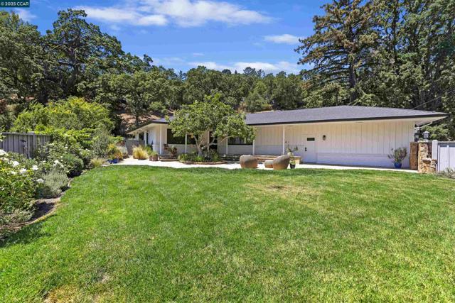 3363 Springhill Rd, Lafayette CA: https://media.crmls.org/mediaz/c32660fb-e294-427b-80cc-c96c835d79fa.jpg