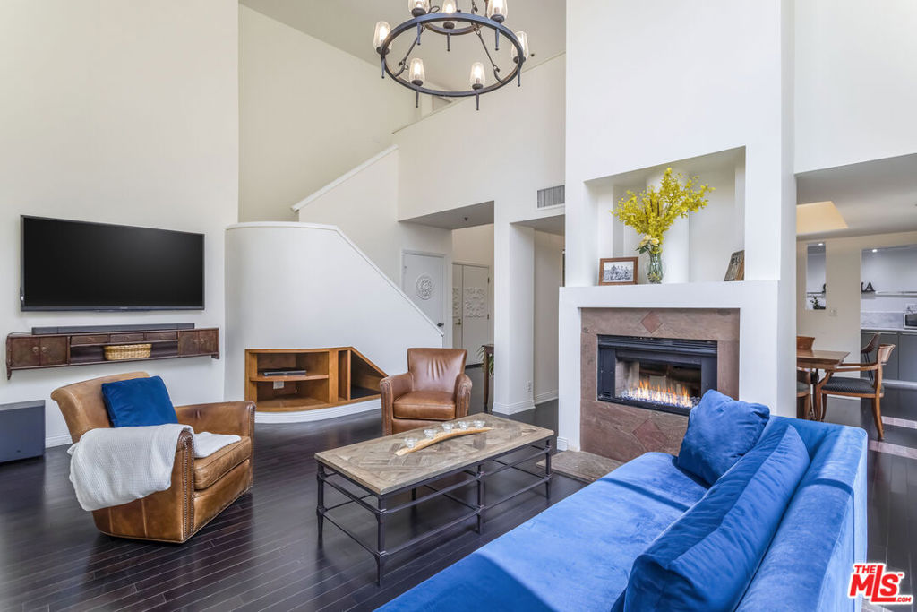 410 S Barrington Avenue #309
