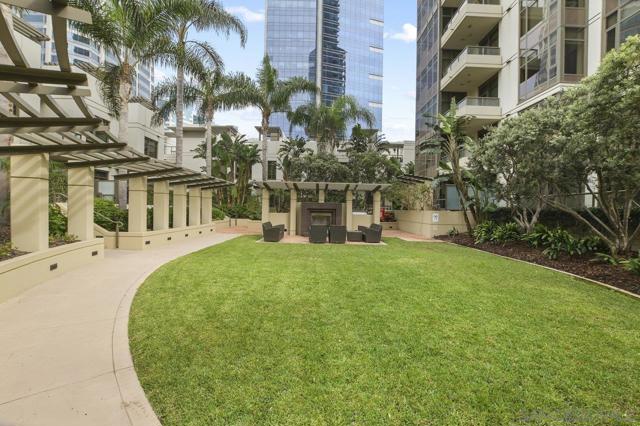 700 W E St, San Diego CA: https://media.crmls.org/mediaz/c327ae81-ad2c-4ba4-ab31-b6089b1f3dd3.jpg