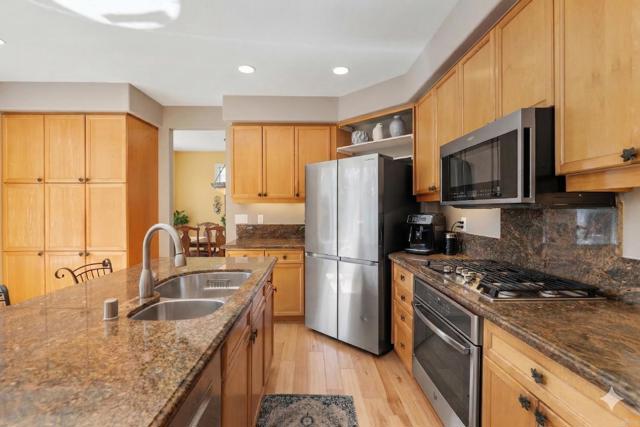 Detail Gallery Image 14 of 47 For 5073 Sea Mist Ct., San Diego,  CA 92121 - 5 Beds | 3 Baths