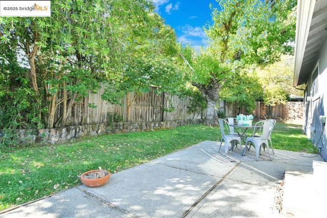 2449 Center Rd, Novato CA: https://media.crmls.org/mediaz/c3286b34-576b-4e09-9f73-a3be41caaa19.jpg