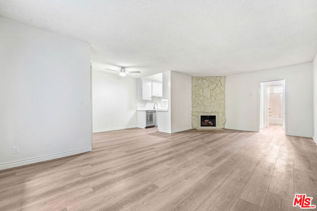 824 Maple Street photo 6