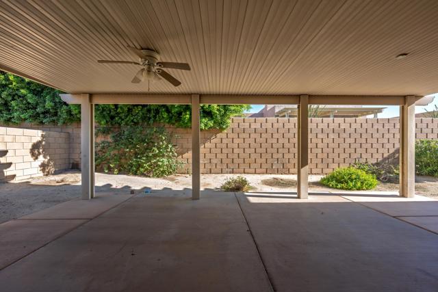74082 Daisy Lane, Palm Desert CA: https://media.crmls.org/mediaz/c328df30-47ac-4119-89e7-fa2bdaccf4ab.jpg
