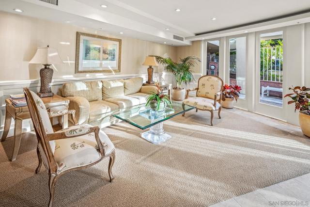 1133 1st St, Coronado CA: https://media.crmls.org/mediaz/c329023f-da24-4d26-acda-3531dfa73e50.jpg