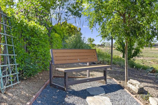 986 Governors Bay Drive, Redwood City CA: https://media.crmls.org/mediaz/c3293d22-6d0d-49e3-8a67-a04f3cf9cabd.jpg