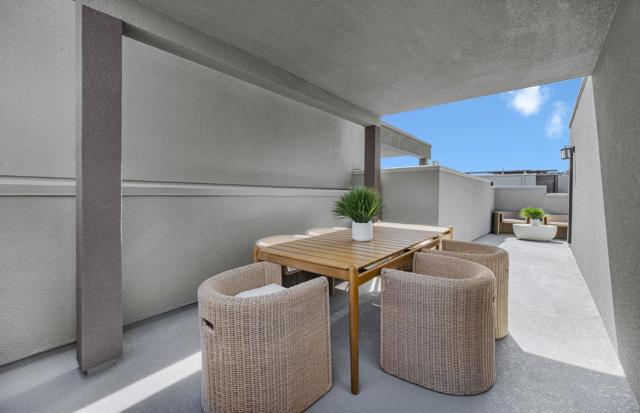 2305 Red Oak Court, San Mateo CA: https://media.crmls.org/mediaz/c3298ae5-c290-4faf-a660-964fa02416b9.jpg