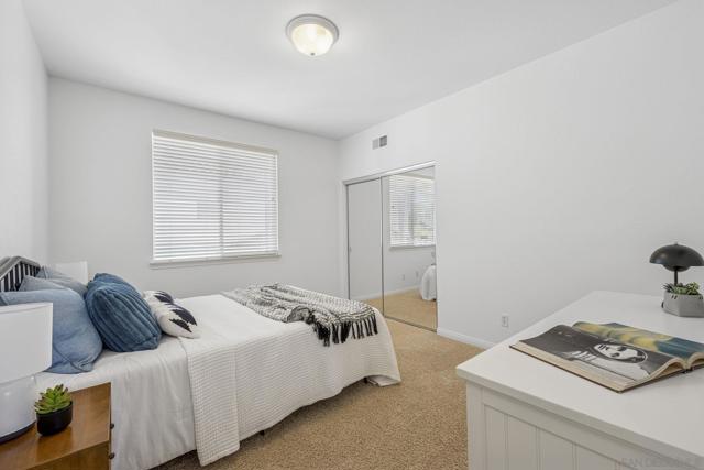 1266 Mariposa Rd, Carlsbad CA: https://media.crmls.org/mediaz/c329d143-57c6-4d59-baef-d4d30b88077c.jpg