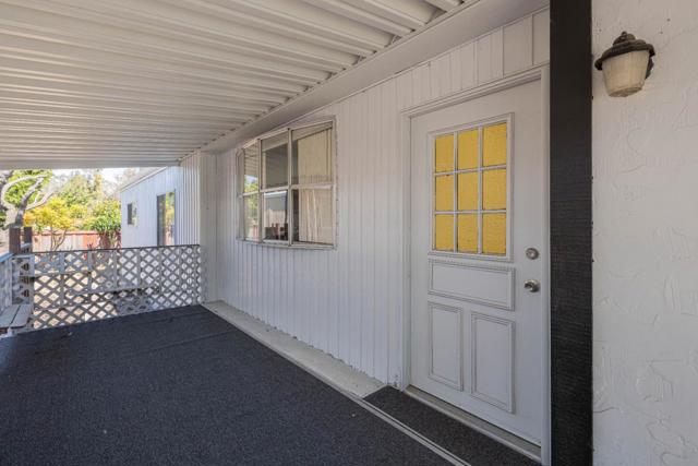 13990 Monte De Oro, Castroville CA: https://media.crmls.org/mediaz/c329d5b9-9cd7-4347-9dd1-19a0e61f1c7b.jpg
