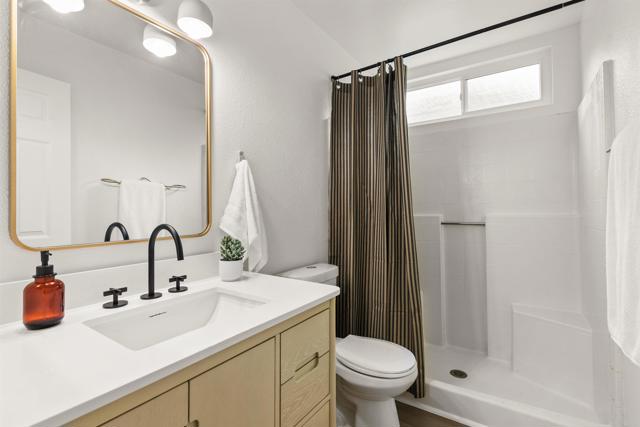 Detail Gallery Image 17 of 31 For 2045 Cottage Way, Vista,  CA 92081 - 2 Beds | 2 Baths