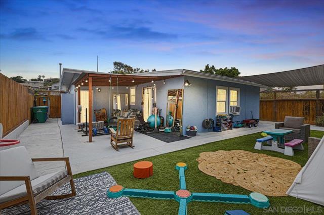 6212 Streamview Dr, San Diego CA: https://media.crmls.org/mediaz/c32ae48e-c116-498c-8f7d-f96f38bfd1d2.jpg