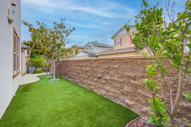 15655 Paseo Montenero, San Diego CA: https://media.crmls.org/mediaz/c32b0142-5410-4a7f-bb1c-df9445cc6fff.jpg