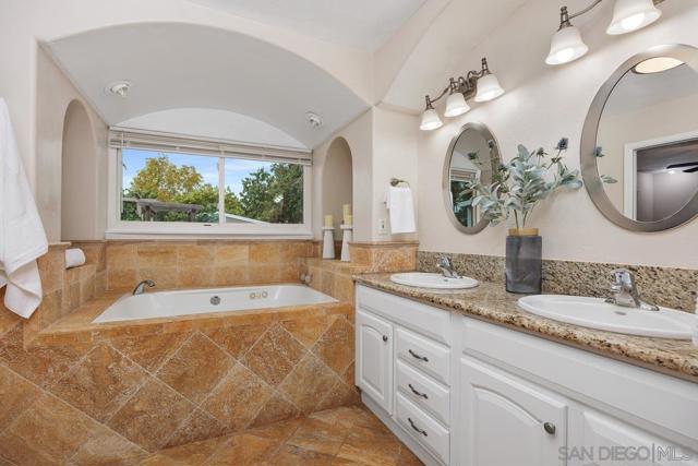 3208 Morningside Drive, Oceanside CA: https://media.crmls.org/mediaz/c32b69e7-a39f-4a11-8a2f-97286b36ba0e.jpg