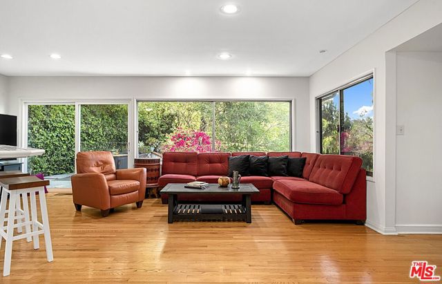 Drew Fenton | 172 S Woodburn Drive Los Angeles CA | MLS: 7292069