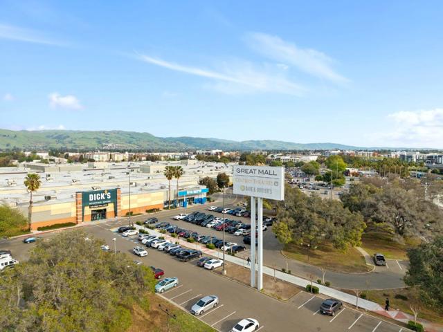 1916 Trento Loop, Milpitas CA: https://media.crmls.org/mediaz/c32bba49-d122-4c11-a2cd-1dff9524a128.jpg