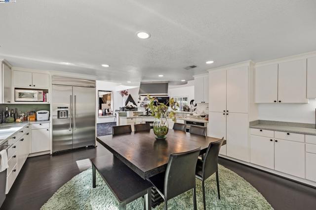 Image 11 of 58 For 7828 Foothill Knolls Dr