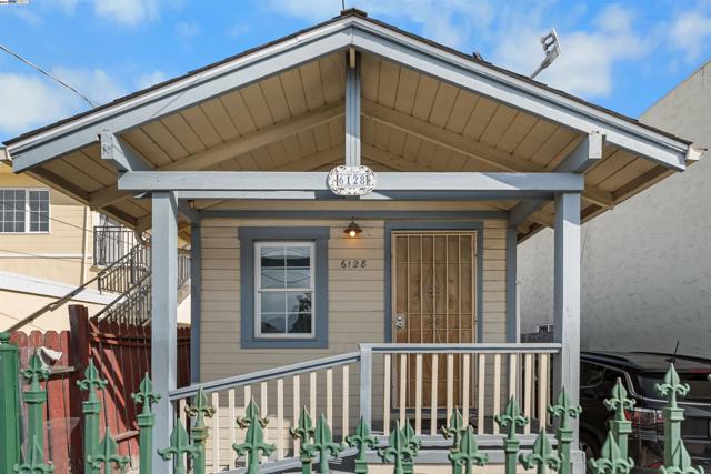 6128 Harmon Ave, Oakland, California 94621, 2 Bedrooms Bedrooms, ,1 BathroomBathrooms,Single Family Residence,For Sale,Harmon Ave,41056750