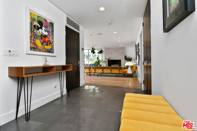 20150 Delita Drive, Woodland Hills CA: https://media.crmls.org/mediaz/c32cd930-ffcf-427b-94e3-200d95fe2613.jpg