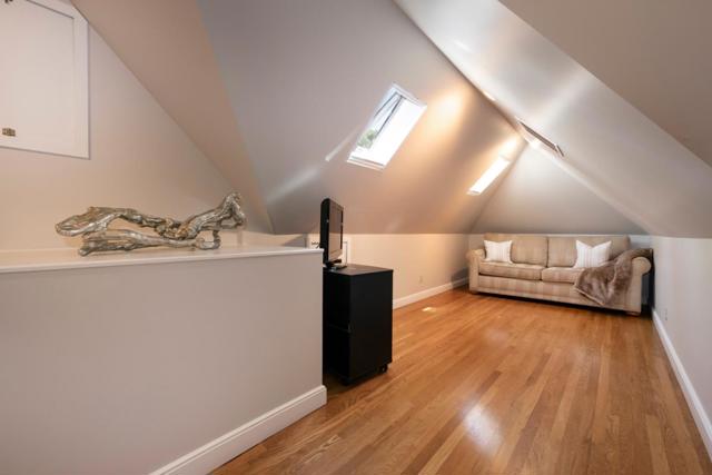 2820 Adeline Drive, Burlingame CA: https://media.crmls.org/mediaz/c32cf103-8da6-4922-8571-a77ab3c1fff4.jpg