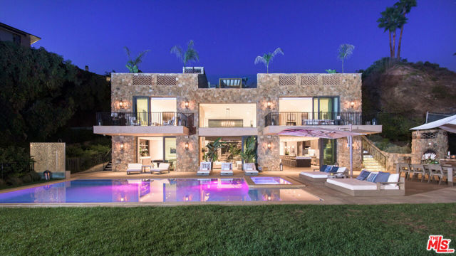 32852 Pacific Coast Highway, Malibu CA: https://media.crmls.org/mediaz/c32d24d9-61f7-41d5-88b6-6a911c8f68e9.jpg