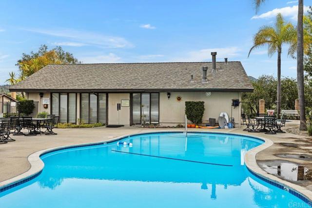 Detail Gallery Image 31 of 39 For 727 Nob Cir, Vista,  CA 92084 - 2 Beds | 2 Baths