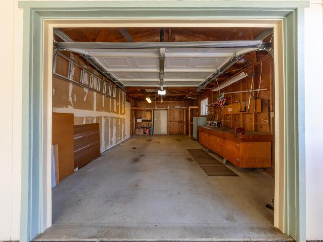 2289 Bryant Drive, Carlsbad CA: https://media.crmls.org/mediaz/c32ddb2e-3c94-49f1-b853-eeb0191e72c4.jpg