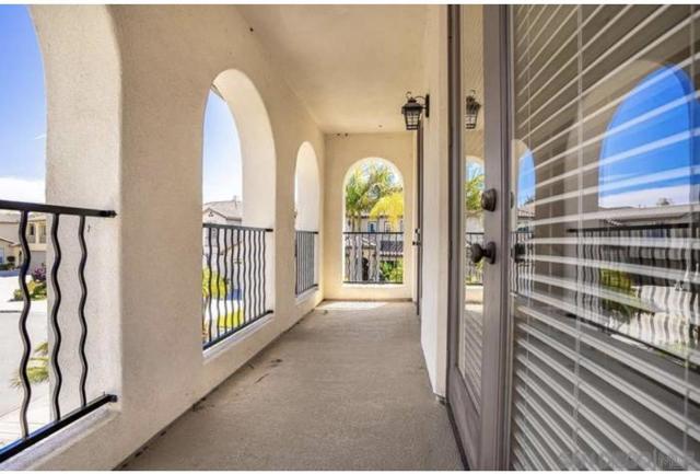 16624 Santa Mariana Ct, San Diego CA: https://media.crmls.org/mediaz/c32df6bf-abec-46b1-90a5-8236a29b6333.jpg