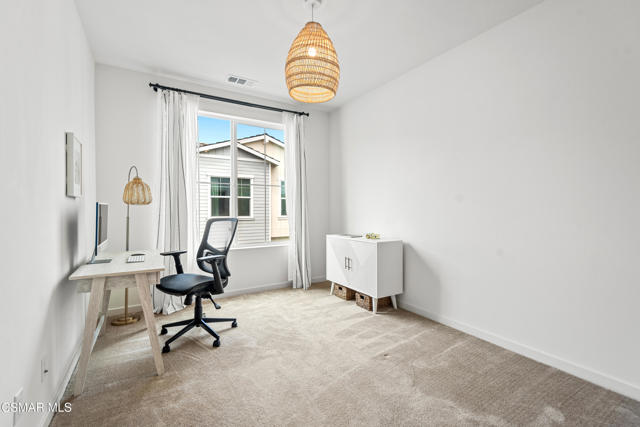212 Red Brick Drive, Simi Valley CA: https://media.crmls.org/mediaz/c32e4437-c5a0-4d0a-b957-99fcad620029.jpg