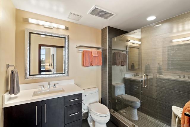 850 Beech St, San Diego CA: https://media.crmls.org/mediaz/c32e66c1-e3b1-4fce-a375-ff7a5b78c571.jpg