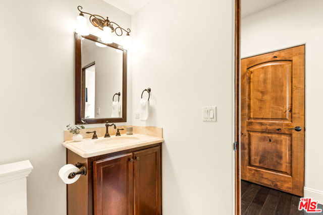 851 19th Street, Santa Monica CA: https://media.crmls.org/mediaz/c32f08db-8161-4ef3-a7df-e7317d825e7b.jpg