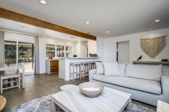 61093 Prescott Trail, Joshua Tree CA: https://media.crmls.org/mediaz/c32f6cc7-4d6f-4a04-8a5d-bc963326db87.jpg