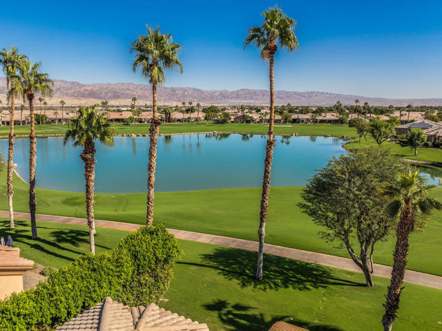 43328 Heritage Palms N Drive, Indio CA: https://media.crmls.org/mediaz/c32f711e-2856-483d-867b-94d09d691f77.jpg
