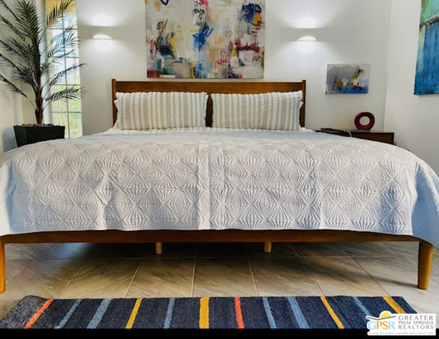 2700 Lawrence Crossley Road, Palm Springs CA: https://media.crmls.org/mediaz/c32f8902-aa44-40c3-91f5-cccd2be3bbcb.jpg