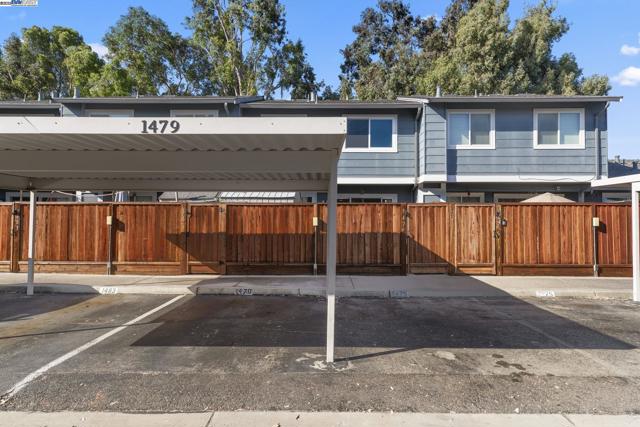 1479 Spring Valley Cmn, Livermore CA: https://media.crmls.org/mediaz/c32fd2b4-2511-4320-b5d7-bd953fa3a88d.jpg