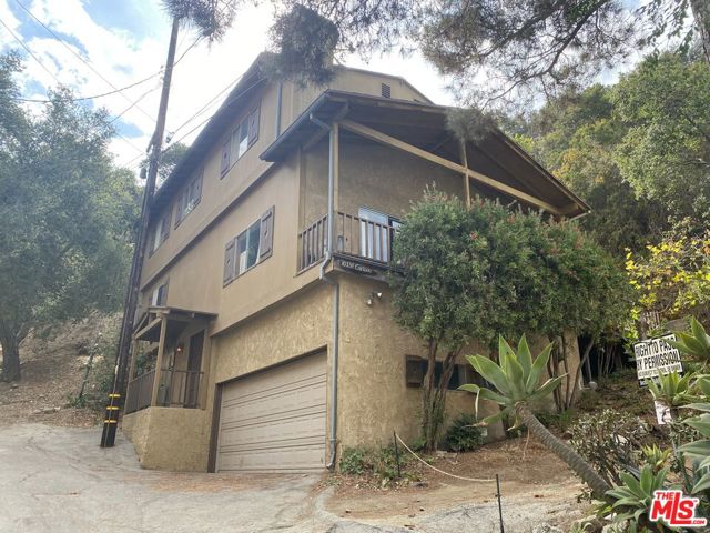 10334 Caribou Ln, Los Angeles, CA 90077