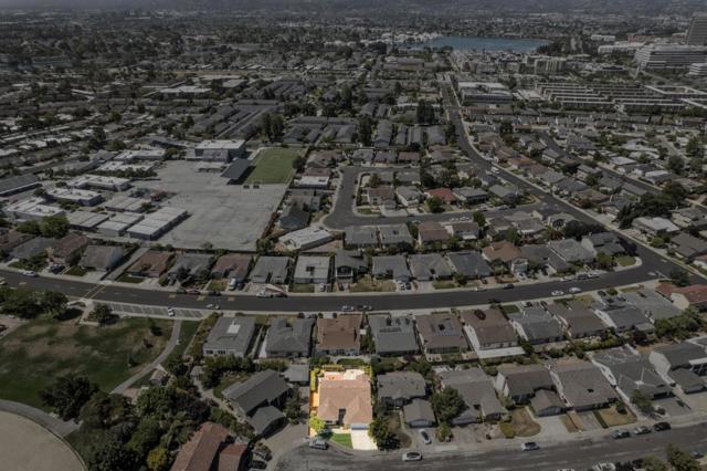752 Matsonia Drive, Foster City CA: https://media.crmls.org/mediaz/c330a25c-8d9d-490b-a7c0-0e5d33cf370c.jpg
