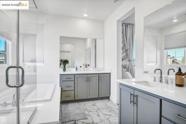 5153 MANIAGO WAY, Antioch CA: https://media.crmls.org/mediaz/c330ec82-4b2e-4e41-a9f0-f9612b80cf91.jpg