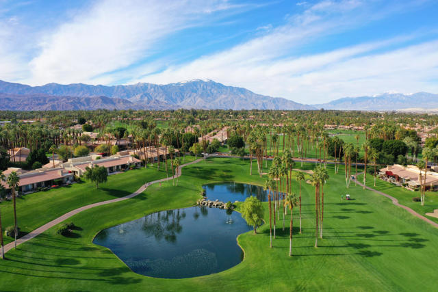 38849 Palm Valley Drive, Palm Desert CA: https://media.crmls.org/mediaz/c3315abb-5ee5-4bec-b5f2-e12fdf4acbbd.jpg
