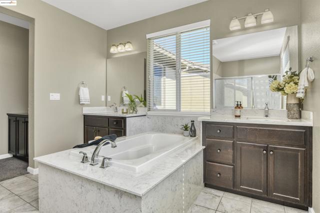 847 Dunmore St, Oakley CA: https://media.crmls.org/mediaz/c332c972-362c-4b65-99ab-9e16aa53c699.jpg