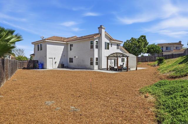 Detail Gallery Image 7 of 8 For 1247 Sunglow, Oceanside,  CA 92057 - 5 Beds | 3 Baths