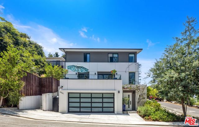 4841 Minden Place, Los Angeles CA: https://media.crmls.org/mediaz/c333654d-bb2e-4350-a3ad-ece930f83bc0.jpg