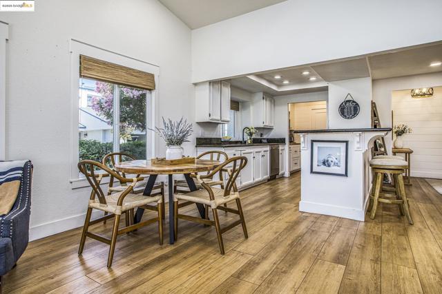 1550 Trawler St, Discovery Bay CA: https://media.crmls.org/mediaz/c33367c0-0842-4677-9bed-fff91b944486.jpg