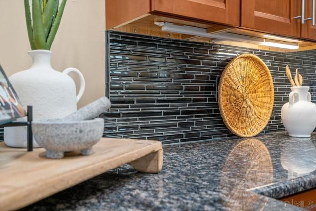 814 Kingston Ct, San Diego CA: https://media.crmls.org/mediaz/c3337b63-937a-453f-be0f-999d8bee85d1.jpg