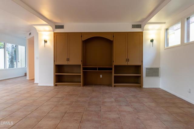 1412 Norton Avenue, Glendale CA: https://media.crmls.org/mediaz/c333ba0d-6248-4f85-99bc-1e3869e01e47.jpg