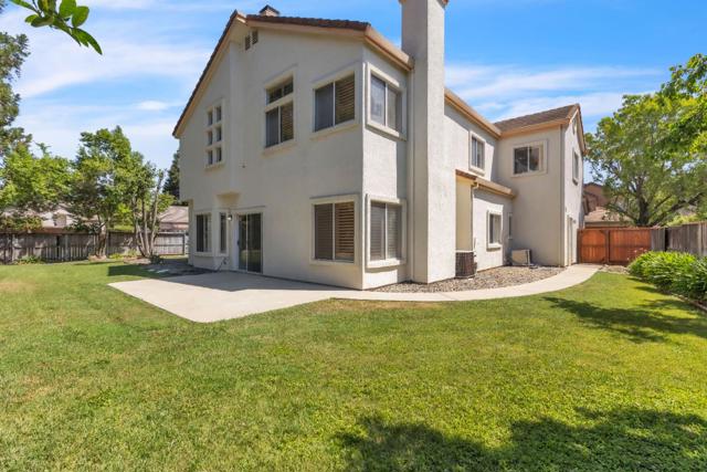 9440 Medstead Way, Elk Grove CA: https://media.crmls.org/mediaz/c333d10a-55c6-4f34-9b1f-a34b266da48b.jpg