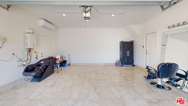 18215 Astro Court, Santa Clarita CA: https://media.crmls.org/mediaz/c334fb75-13bc-4355-bfb9-0d1a75b8627f.jpg