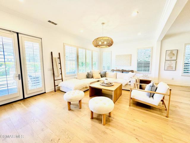 4984 Corral Street, Simi Valley CA: https://media.crmls.org/mediaz/c3351ab8-0c65-4c3f-8dc4-1dd6532c0db1.jpg
