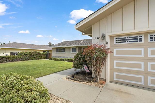 1500 Sunset Drive, Hollister CA: https://media.crmls.org/mediaz/c33612a5-1d1b-43c1-a1e1-25d90e65d9de.jpg